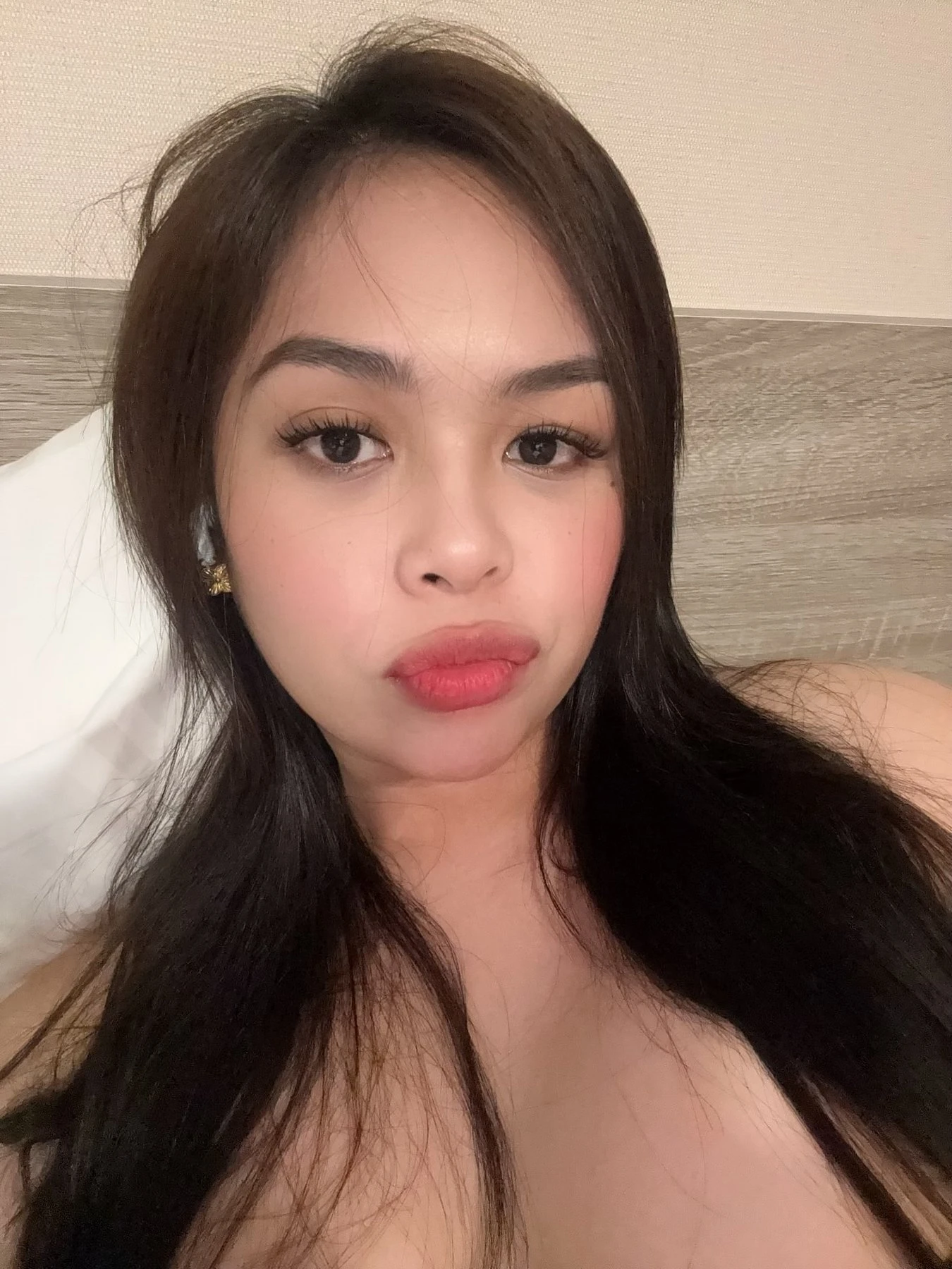MIA 🇨🇴 – American escort in Macao — 15 / 29