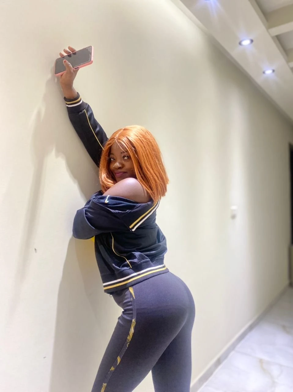 Laura Diamond – South African escort in Beirut — 3 / 5
