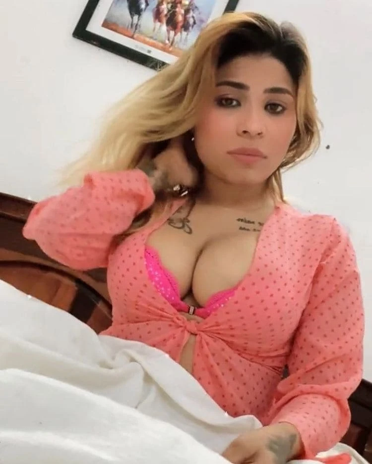 Aarti – Indian escort in New Delhi — 3 / 4