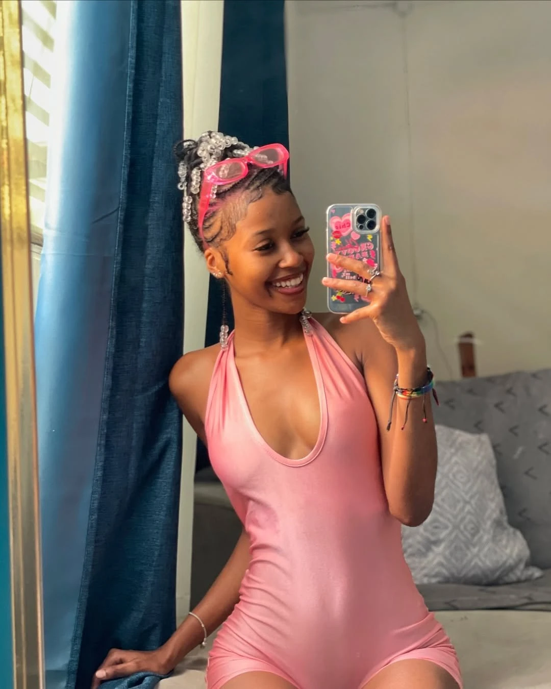 African Escort Girl ( 84148 // 59996 ) – South African escort in Noida, Escort, Noida