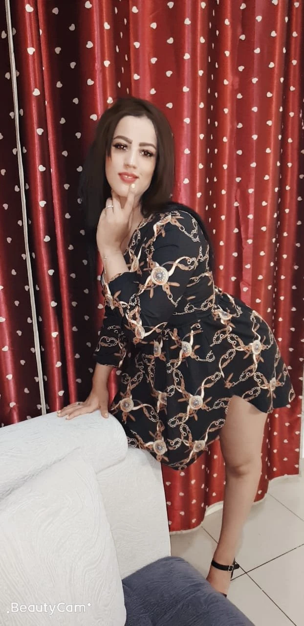 Hot Chick – escort in Mumbai — 3 / 5
