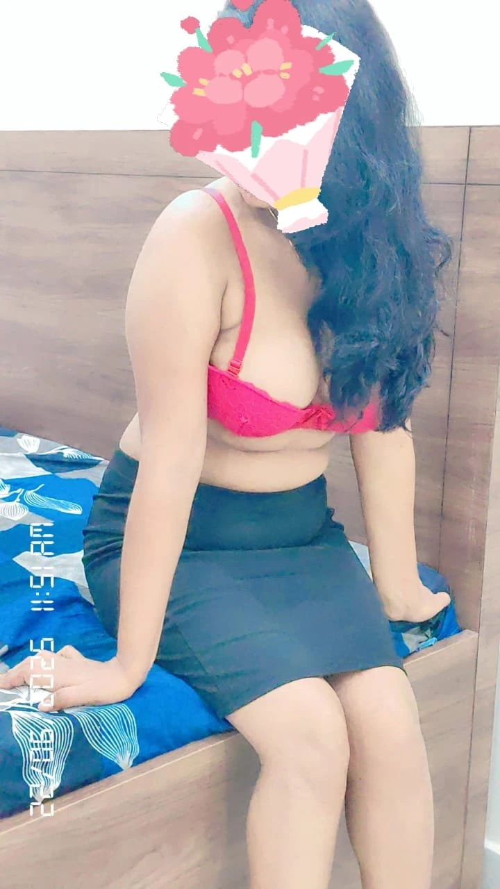 I'm Jiya, Live Cam Show n Real Meet – Indian escort in New Delhi — 9 / 20
