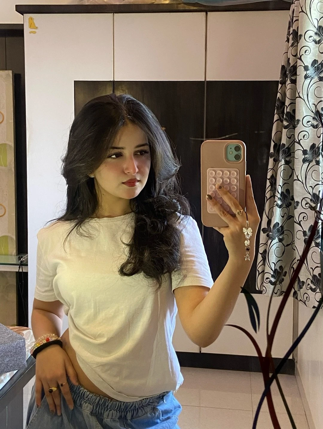 Anushka – Indian escort in Dehradun, Uttarakhand — 2 / 4