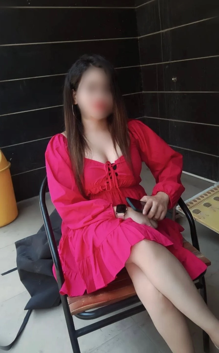 Priya for Real Meet – Indian escort in Pune — 4 / 5