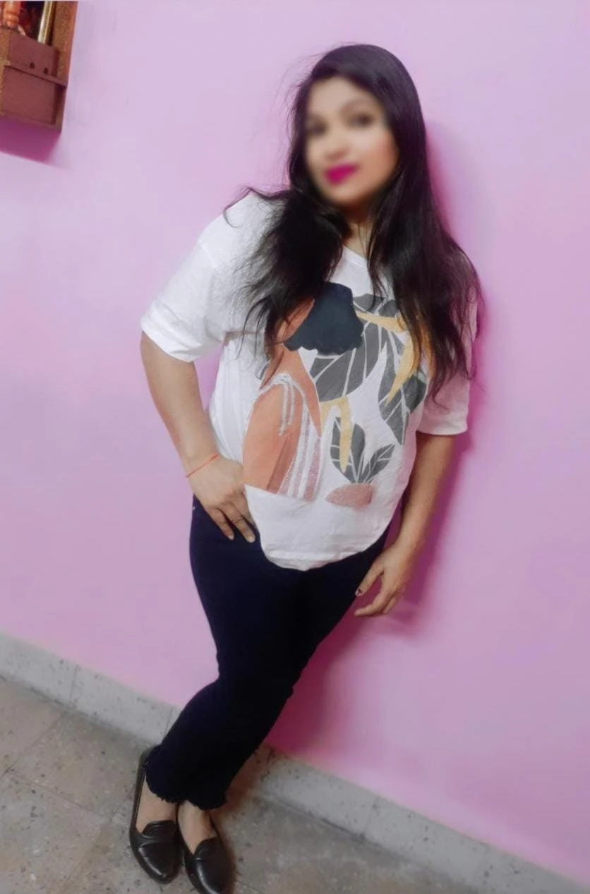 Myself Sonal Meet and Cam Session – Indian escort in Mumbai — 1 / 6