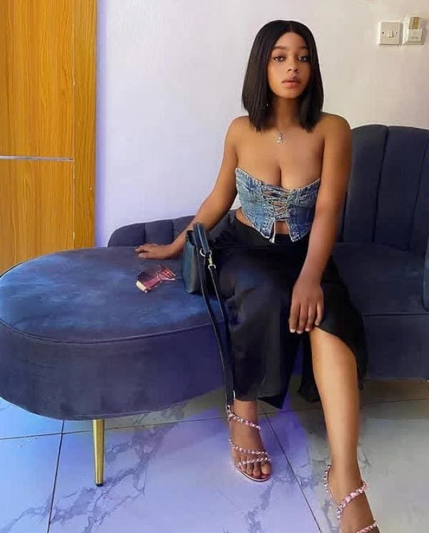 Lora_Shaikpet – South African escort in Hyderabad — 2 / 5