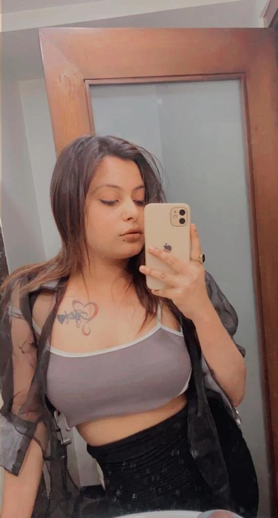 Riya Singh – Indian escort in Kolkata — 3 / 6