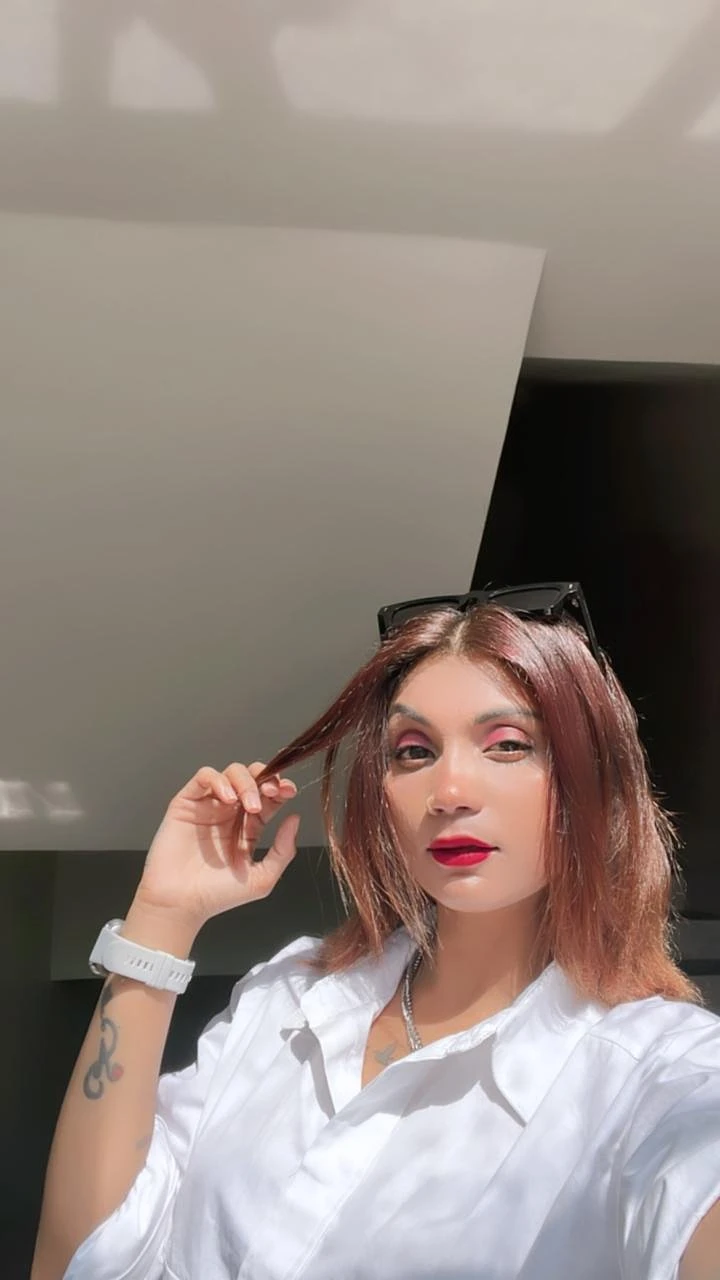 Zanya cam show real meet – Indian escort in Hyderabad — 2 / 15