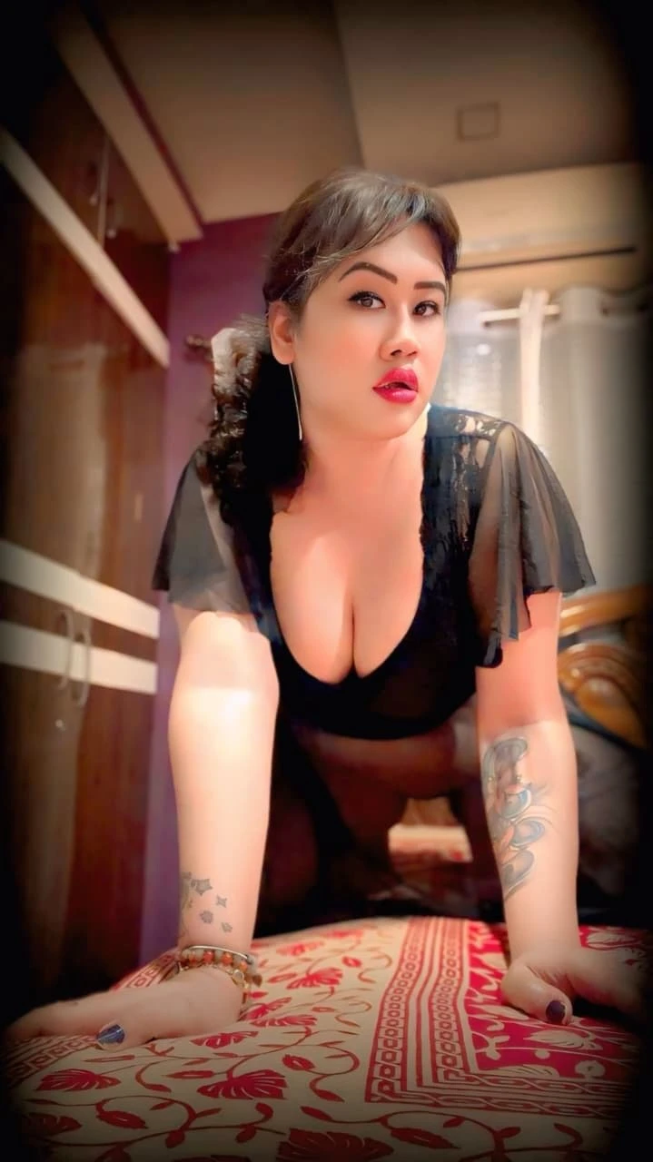 Saloni video service and real meet – Indian escort in Kolkata — 16 / 19