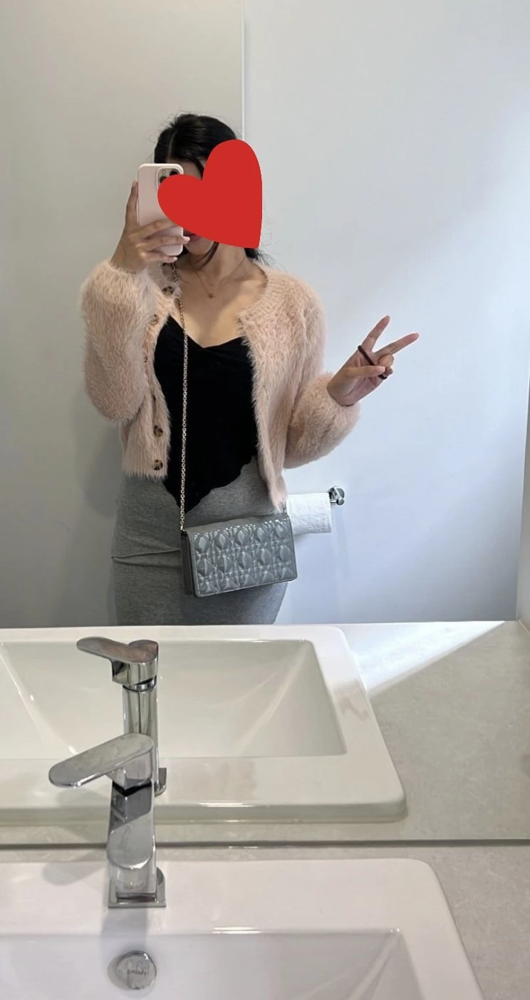 Vaani Sharma – Indian escort in Gurgaon — 2 / 5