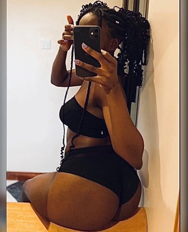 Lili – South African escort in Hyderabad — 2 / 8