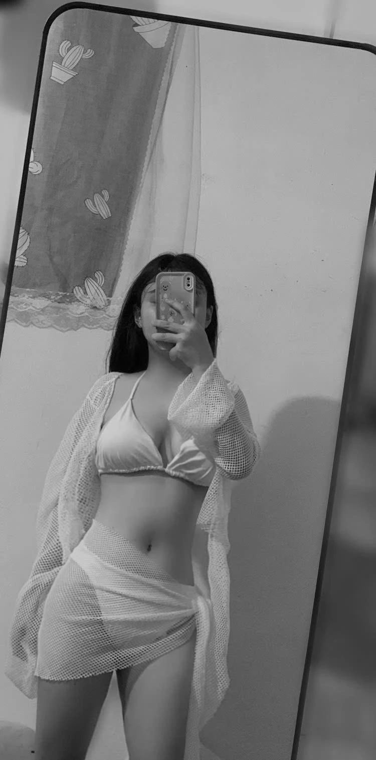 Anglela – Albanian escort in Malta — 2 / 7