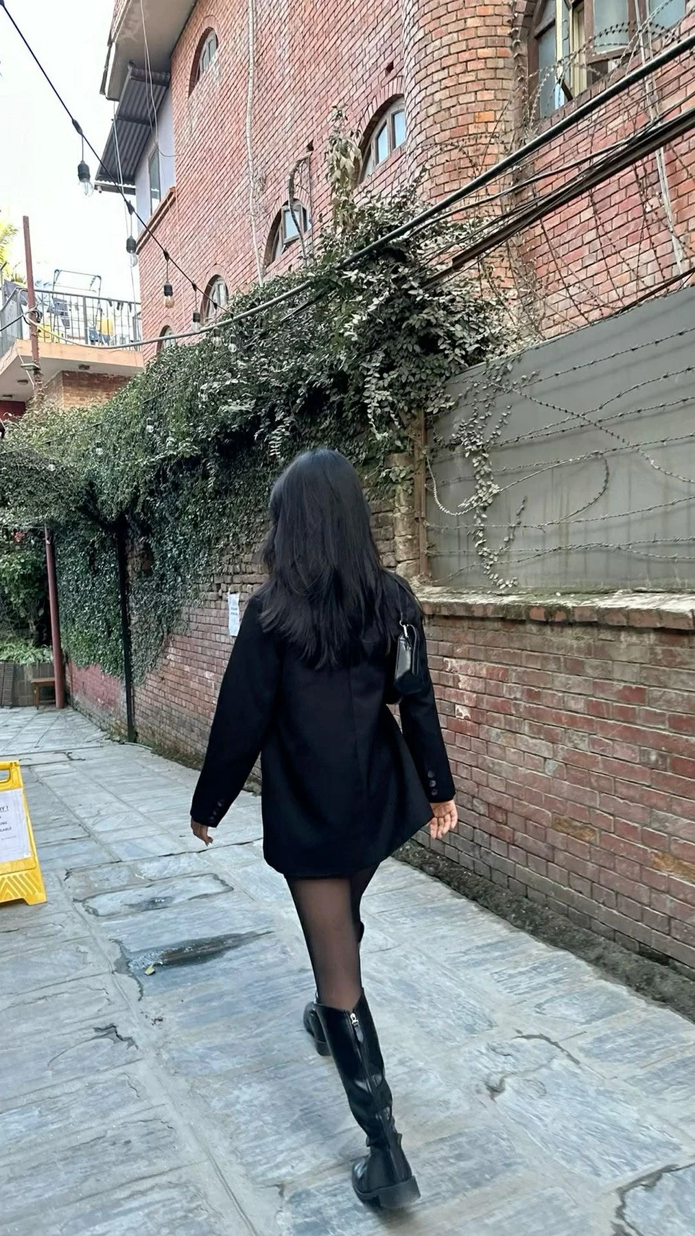Anusha – Nepalese escort in Kathmandu — 2 / 3