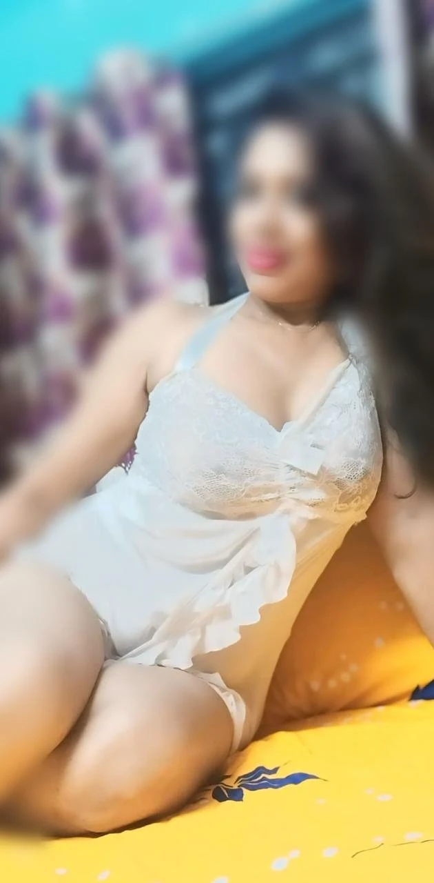 Naughty Julie – Indian escort in Kolkata — 3 / 4