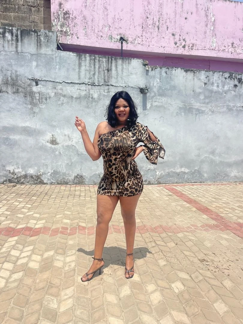 Samira – Papua New Guinean escort in Dar es Salaam — 3 / 5