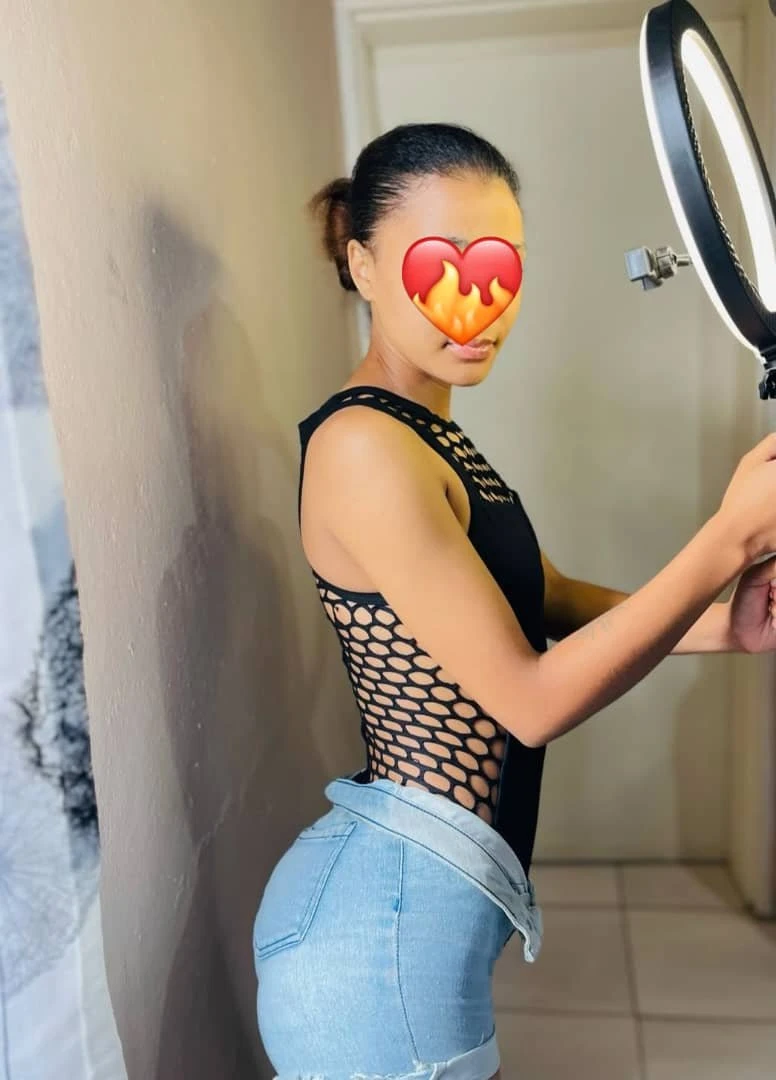 Hot slim Nyla chocolate booty real Meet – South African escort in Pune — 5 / 9