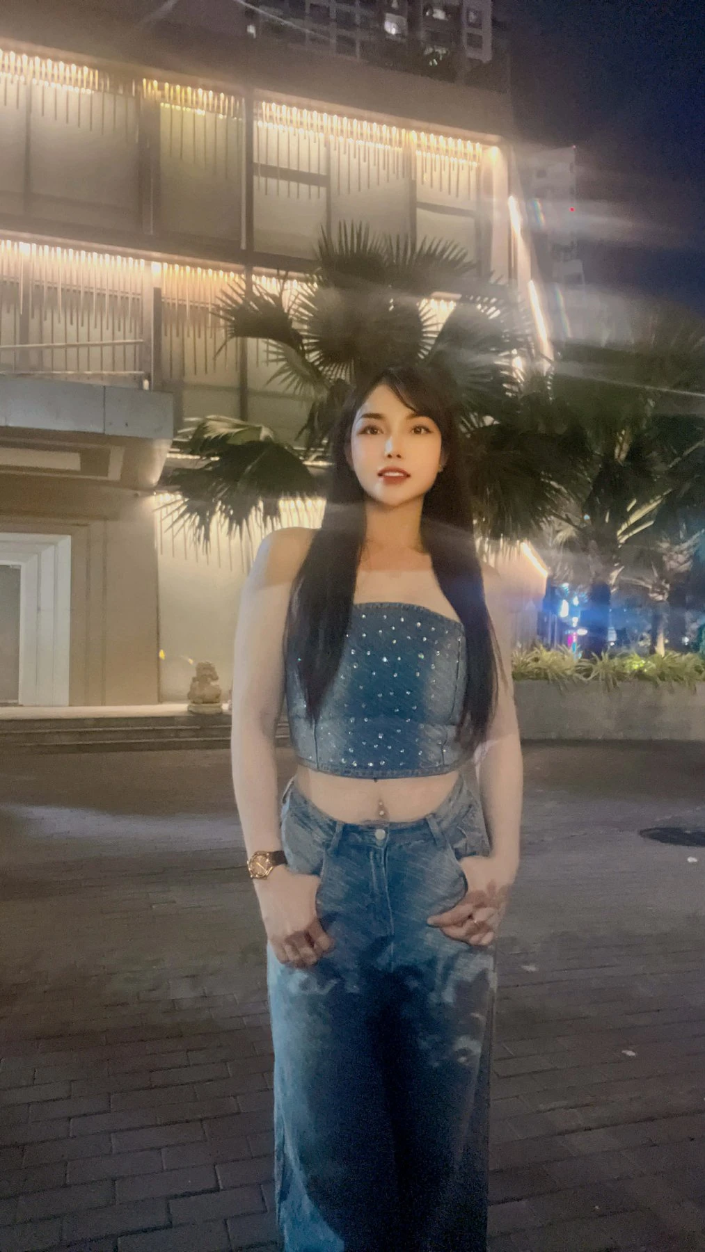 Anna – Vietnamese escort in Ho Chi Minh City — 4 / 19