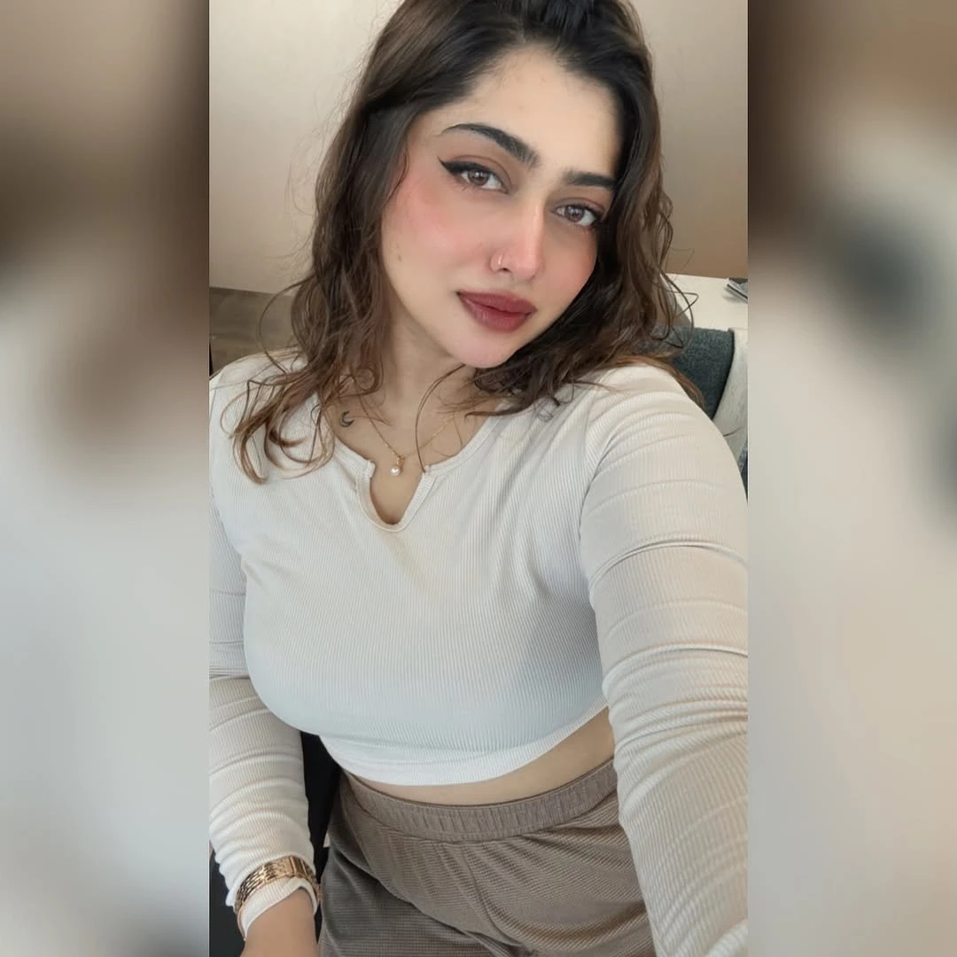 Minakshi – Indian escort in Vadodara — 2 / 3