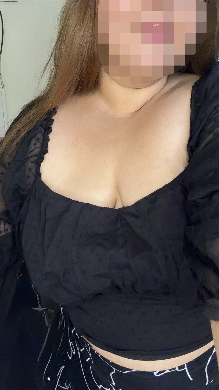 Manisha — Soft Curves, Dark Desires – Indian escort in Mumbai — 13 / 19