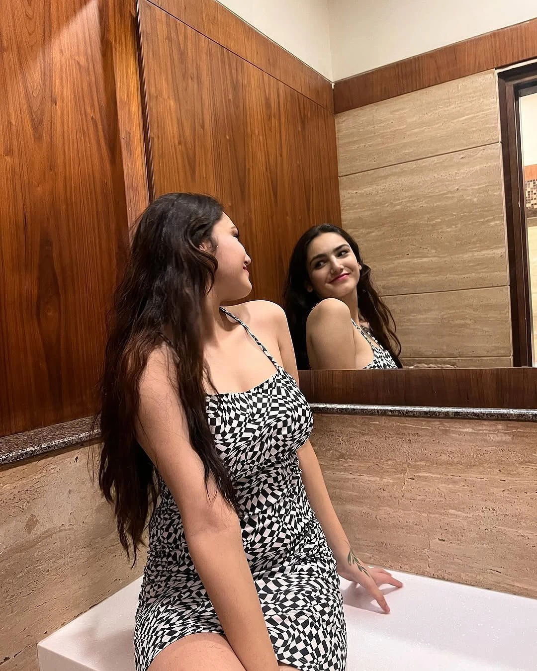 Samiksha – Indian escort in Mumbai — 4 / 5