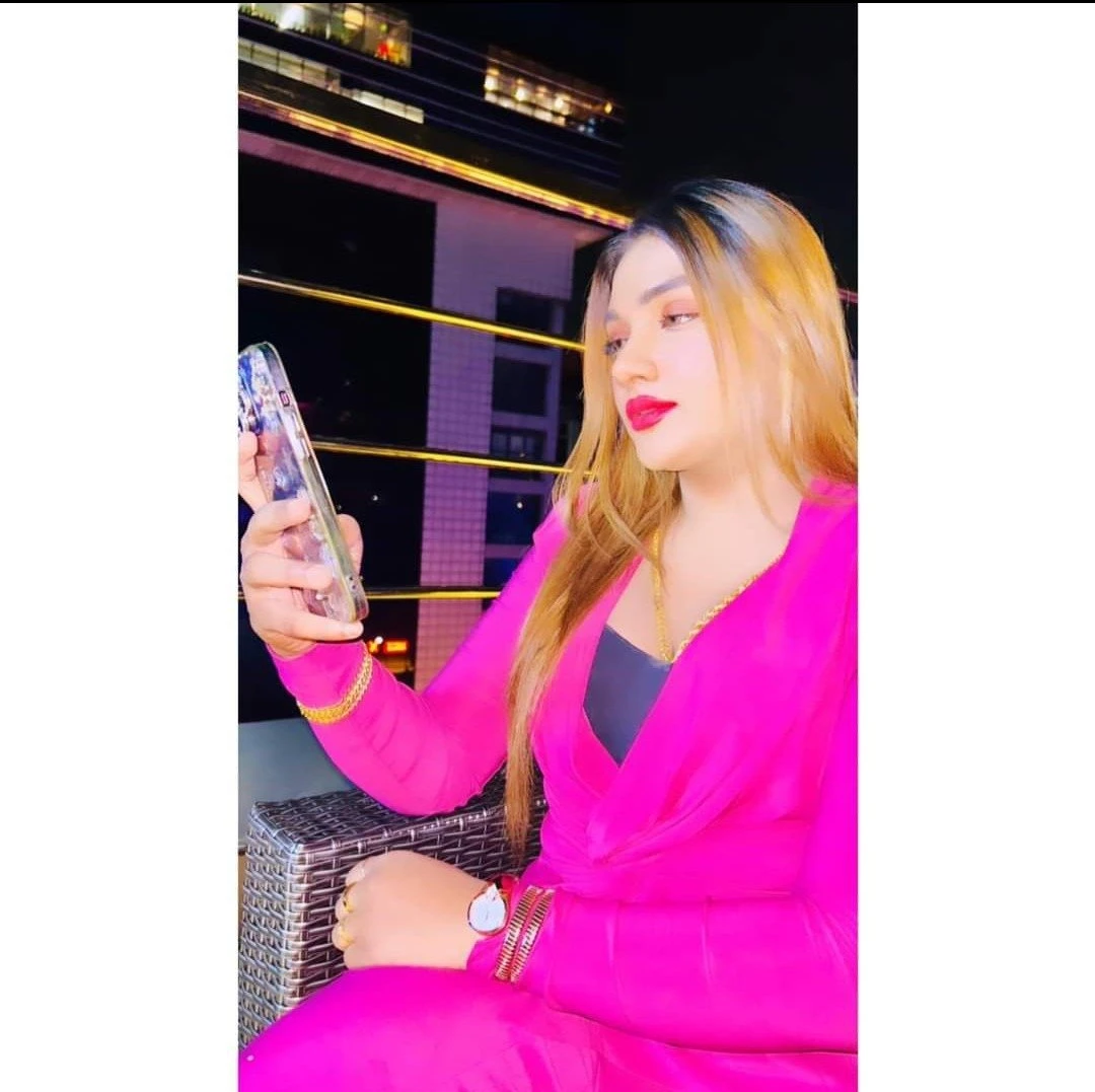 Best Cam Show Model Mahi – Indian escort in Mumbai — 13 / 19