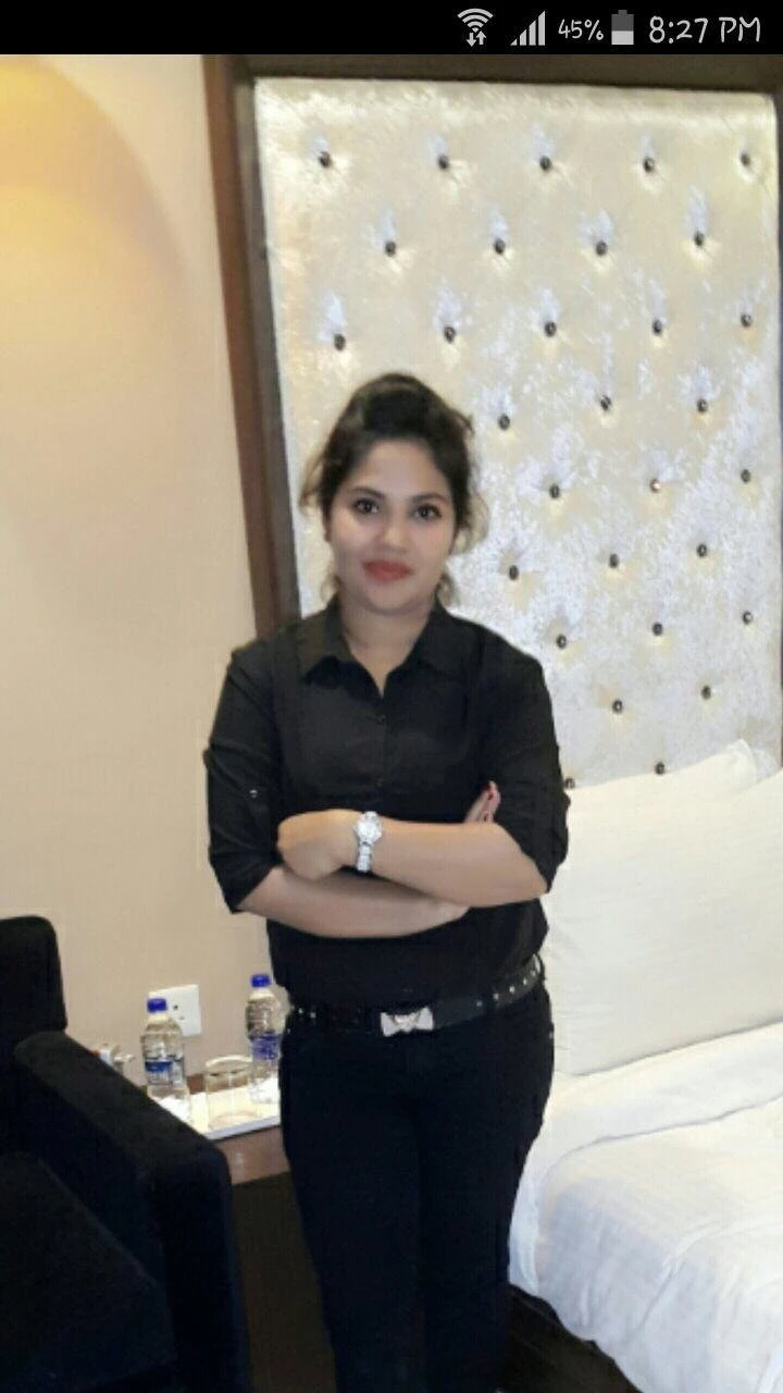 Sonali – Indian escort in Mumbai — 1 / 4