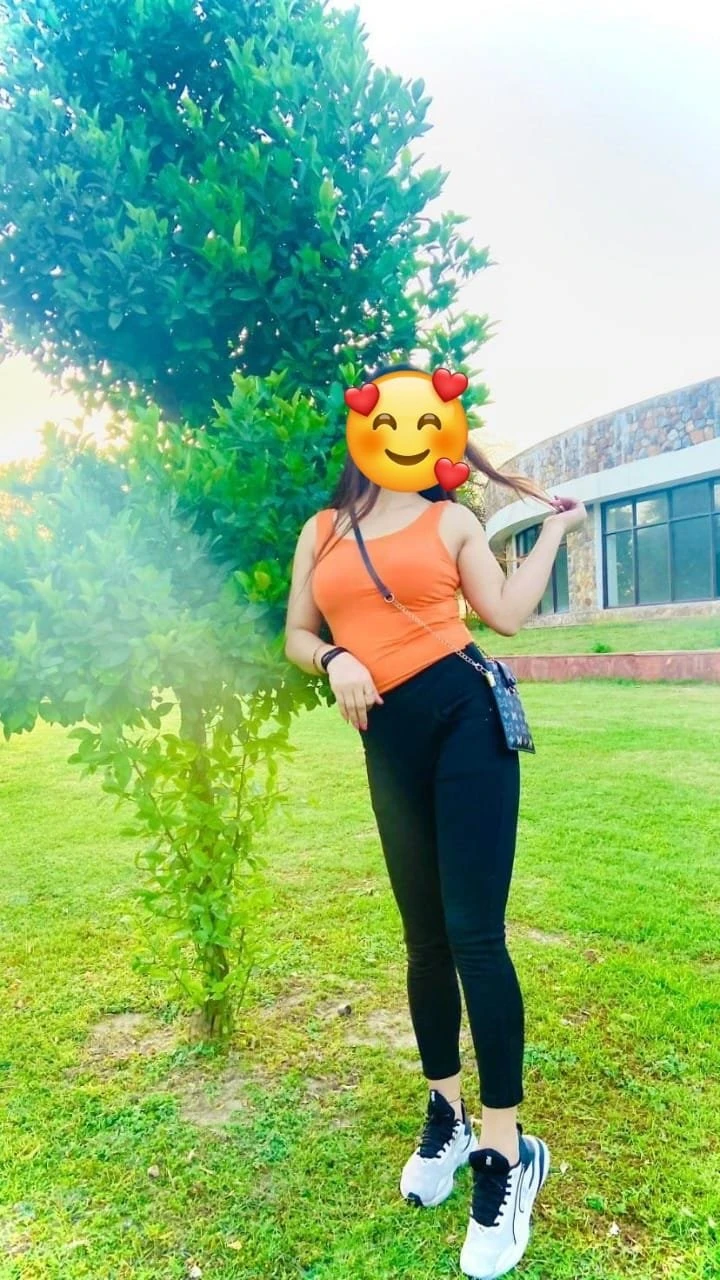 Garima Gupta Only Available in 5* Hotels – Indian escort in New Delhi — 2 / 4