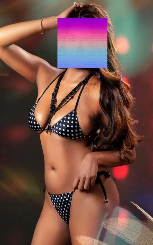 Laura – Indian escort in New Delhi — 2 / 3
