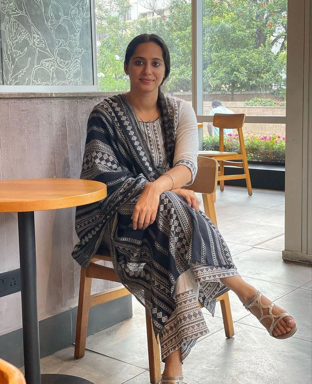 Pallavi Tyagi – Indian escort in Mumbai — 3 / 4