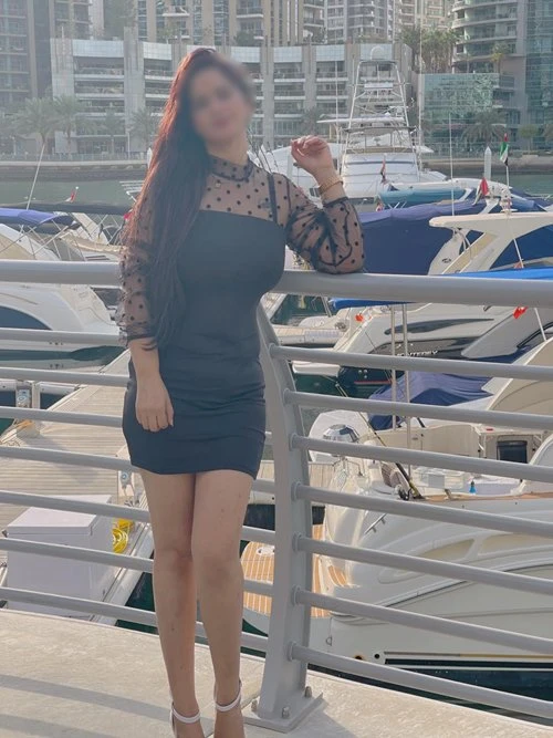 India by Night – Indian escort in Mumbai — 5 / 14