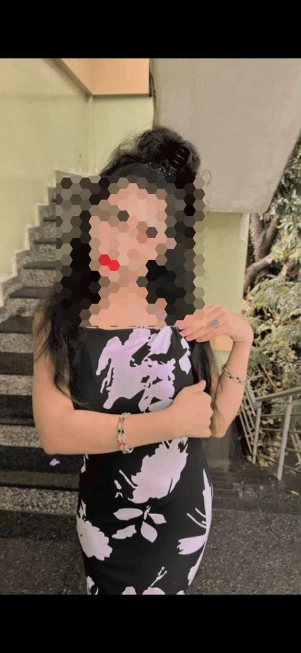 Ishita Webcam and Real meet 🤍 10 – Indian escort in New Delhi — 6 / 10