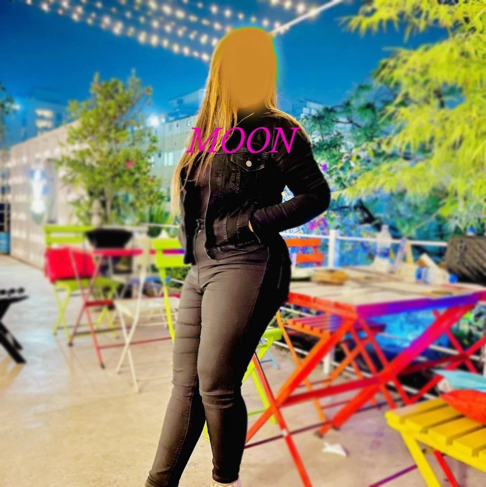 MOON – Indian escort in New Delhi — 4 / 6