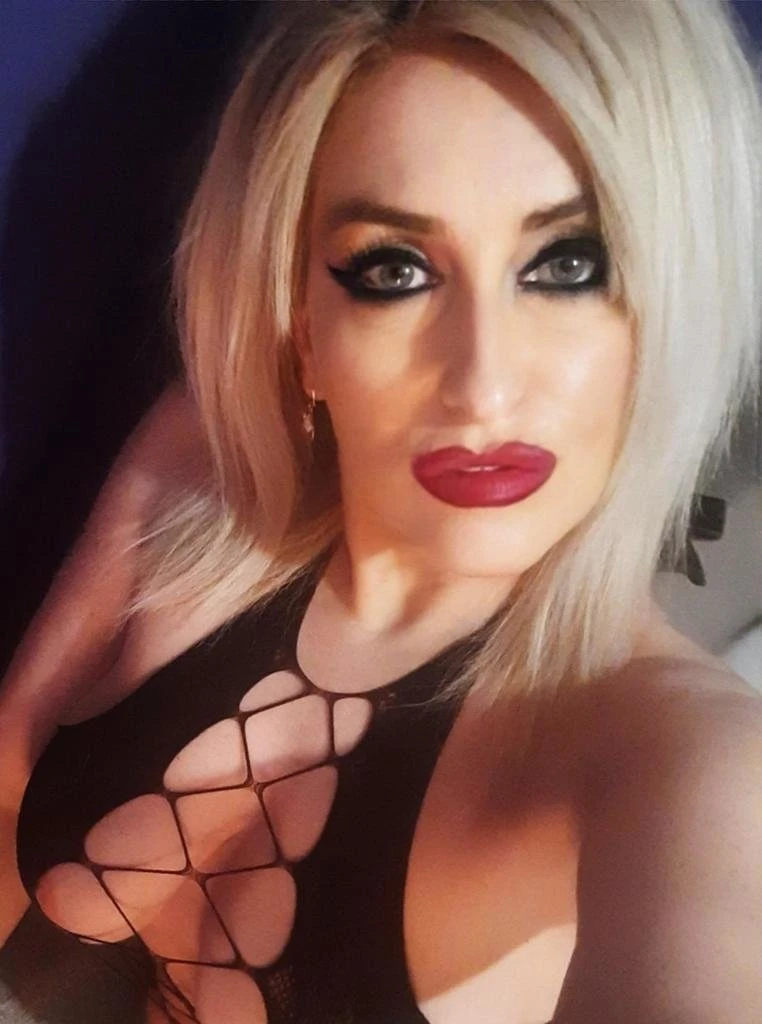 Sexxymamii – Romanian companion in Bucharest — 6 / 7