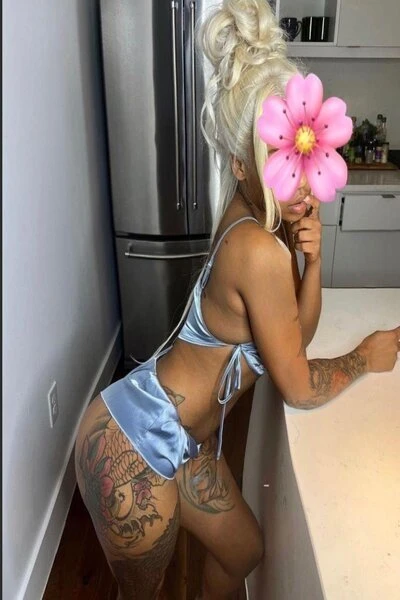 Nicole – Burundian escort in Casablanca — 2 / 4