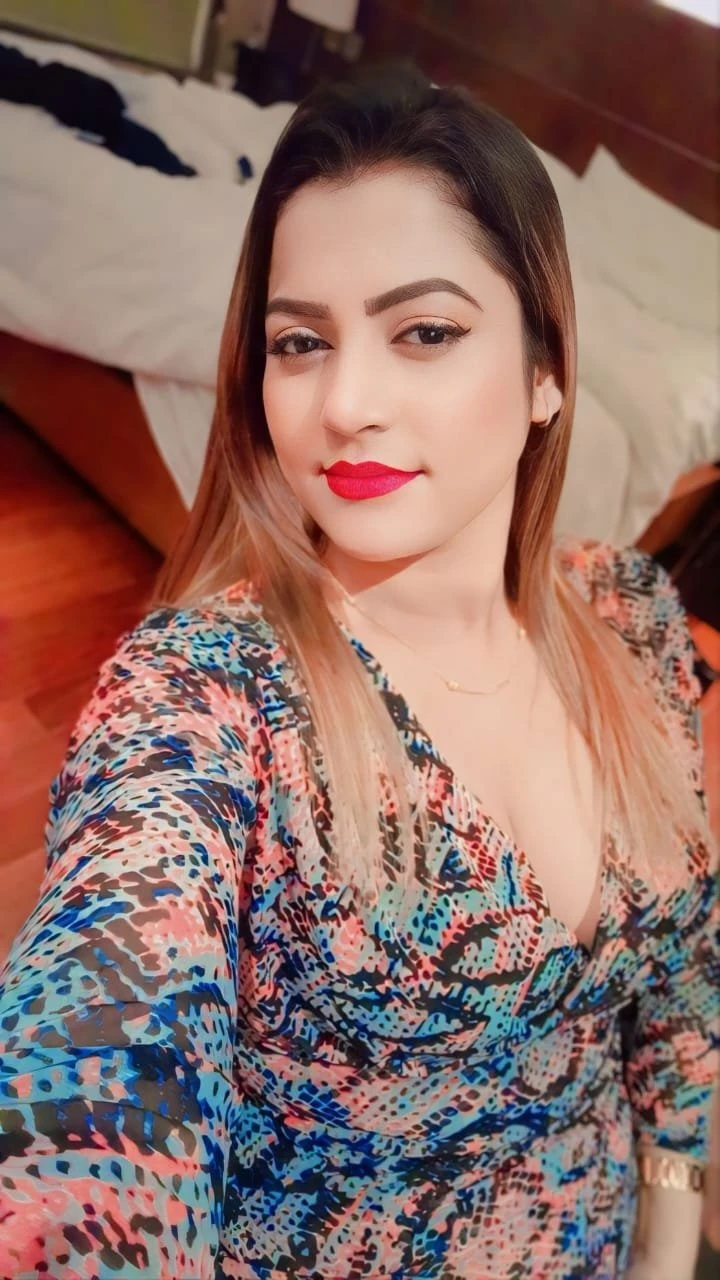 Jiya Khan – Indian escort in Hyderabad — 11 / 12