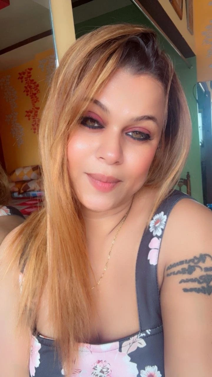 Shweta – Indian escort in Kolkata — 5 / 14