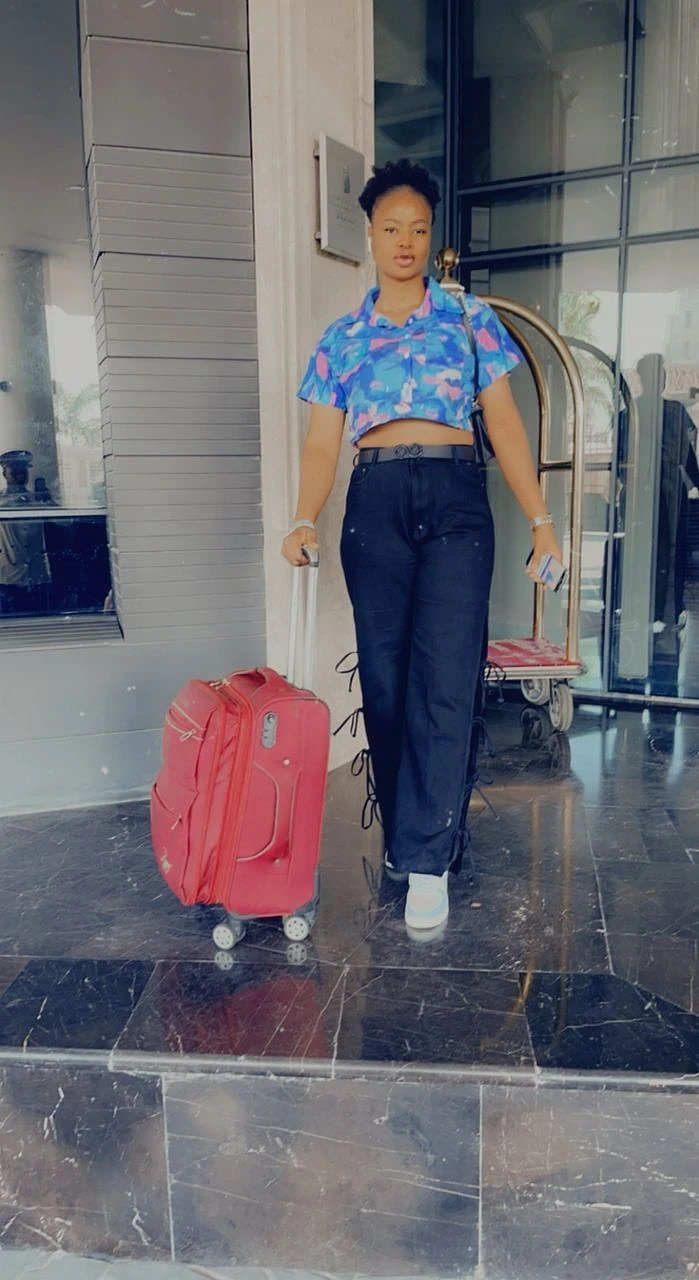 Olive – escort in Abidjan — 4 / 5