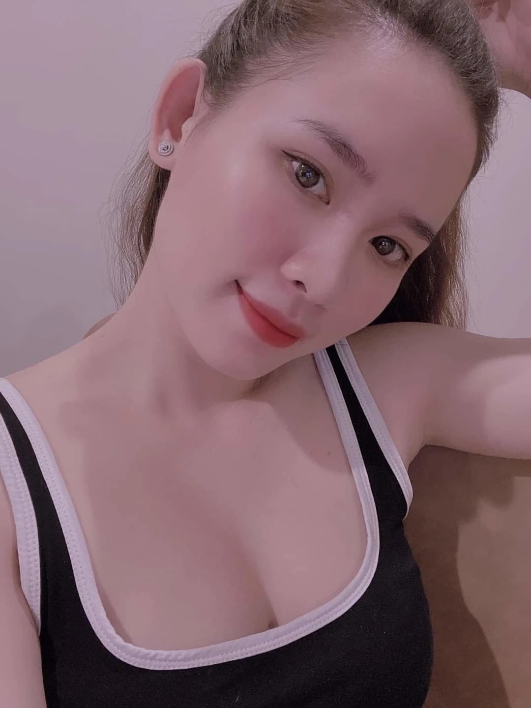 Anna in Malé – Filipino escort in Maldives — 5 / 7