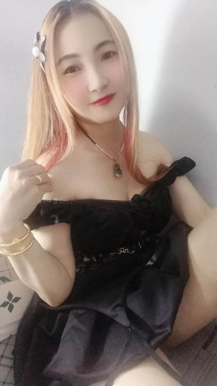 Kiki – Vietnamese escort in Hanoi — 3 / 8