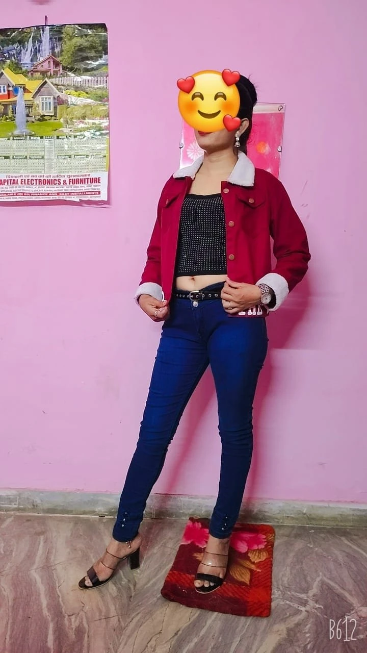 I Am Kirti real meet & cam session – Indian escort in New Delhi — 4 / 5