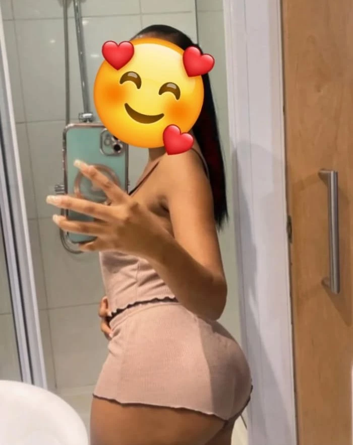 Shira (Madipakkam Chennai) – South African escort in Chennai — 2 / 5