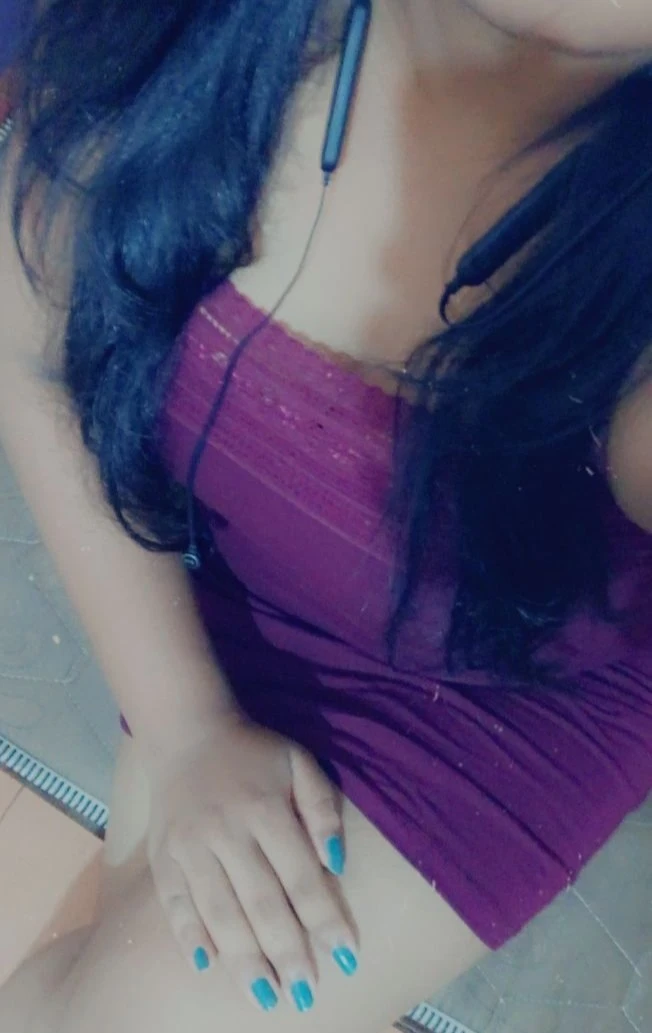 Nimisha Nimmi – Indian escort in Kochi — 12 / 17