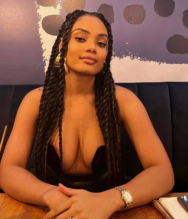 Joyce, Round Boobs ☘️ – South African escort in Pokhara — 5 / 7