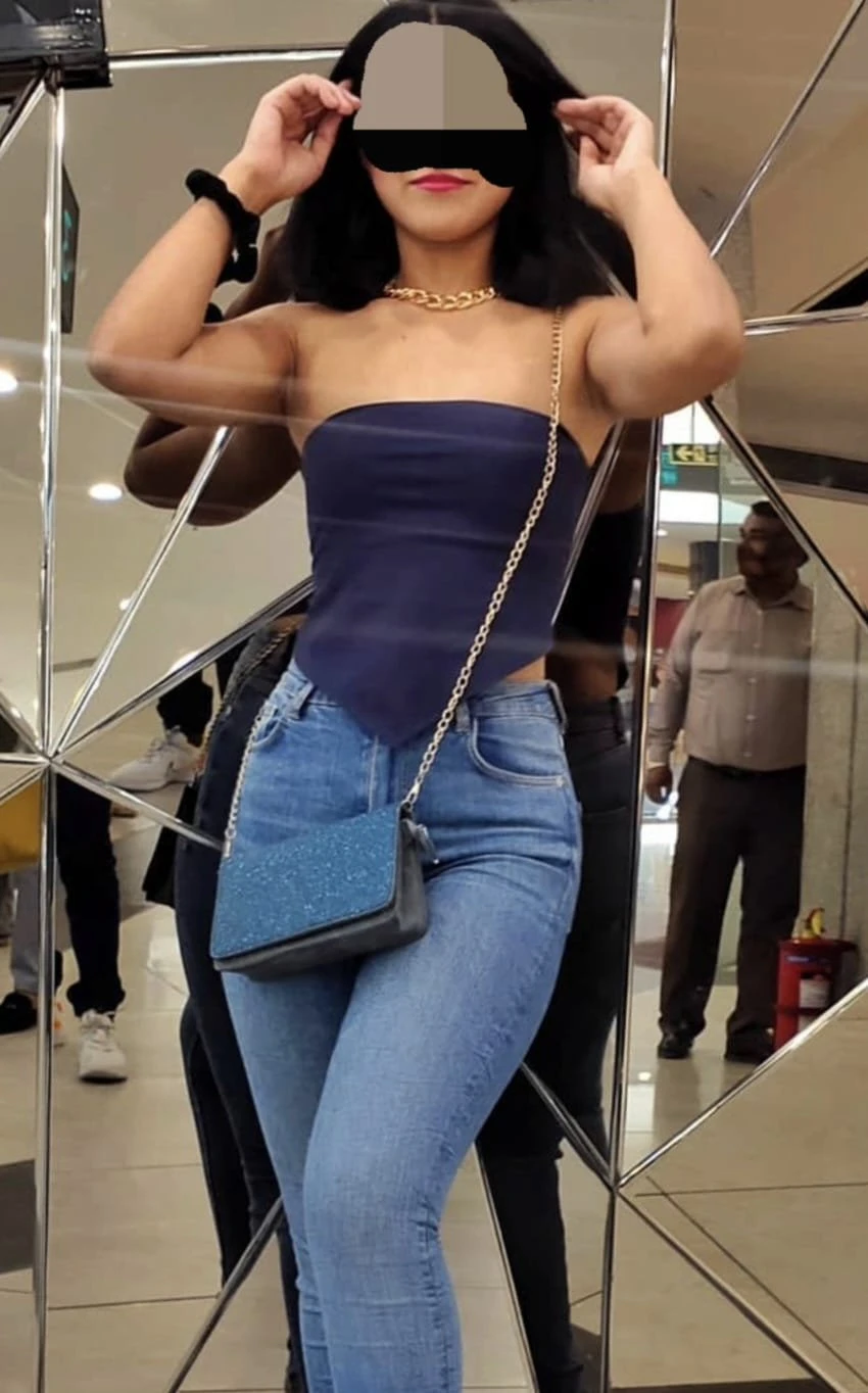 Sushmita Tiwari – Indian escort in Mumbai — 2 / 5