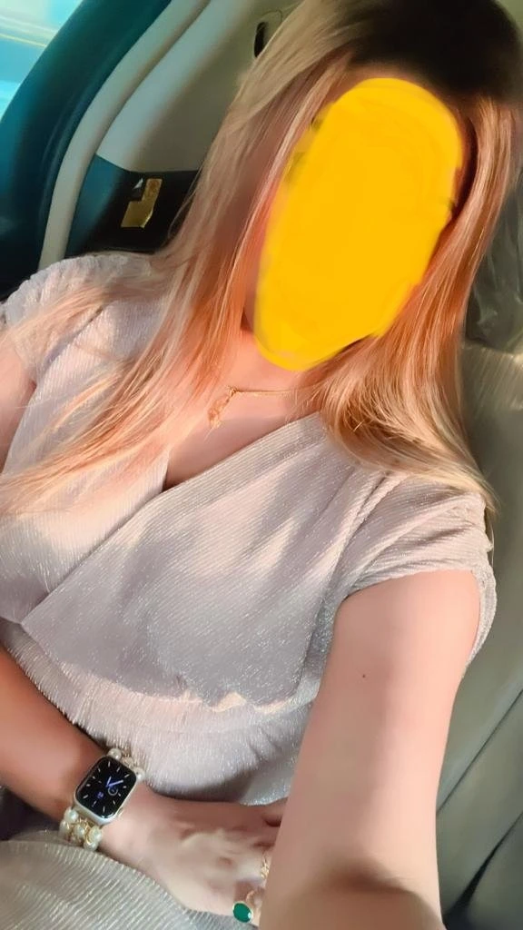 Kavya Hand to Hand Payment – Indian escort in Hyderabad — 3 / 5