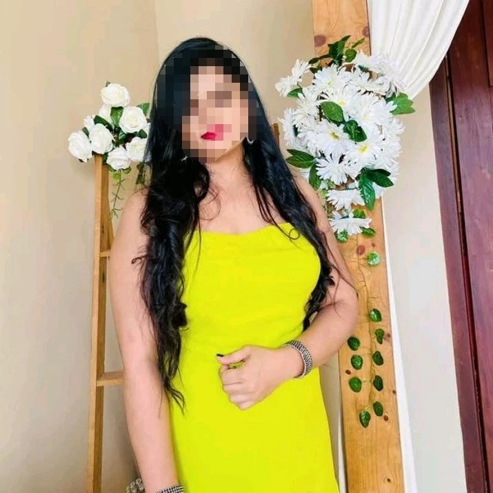 Niki cam service – Sri Lankan escort in Colombo — 3 / 5
