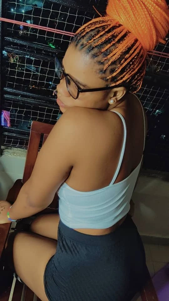 REENA 2 – South African escort in Noida — 3 / 4