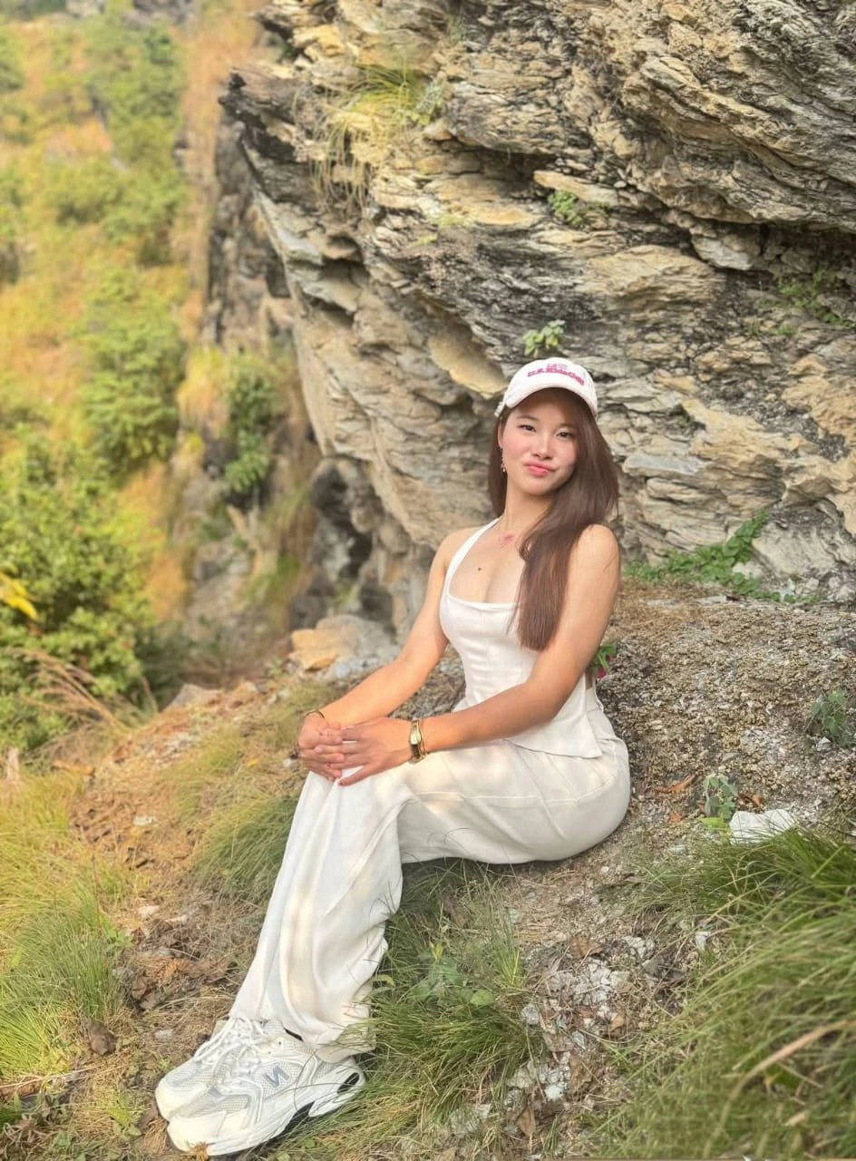 Kavita Gurung – Nepalese escort in Kathmandu — 3 / 4