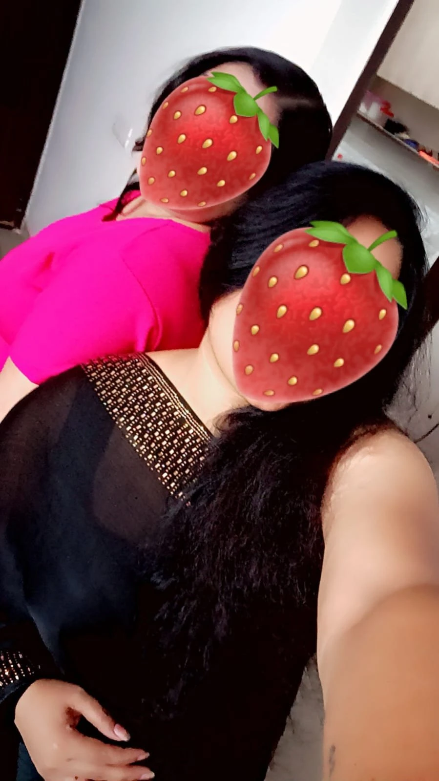 Shreya & Mansi Singh cam threesom servic – Indian escort in New Delhi — 4 / 5
