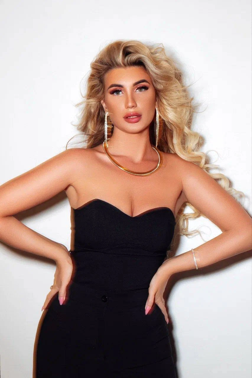Olesya – escort in Beirut — 5 / 12